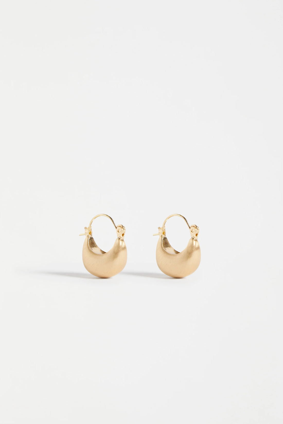 elk ellik short hoop earring gold
