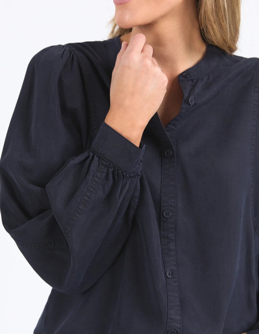 Closer look to Bailey Shirt Navy sleeve and front details