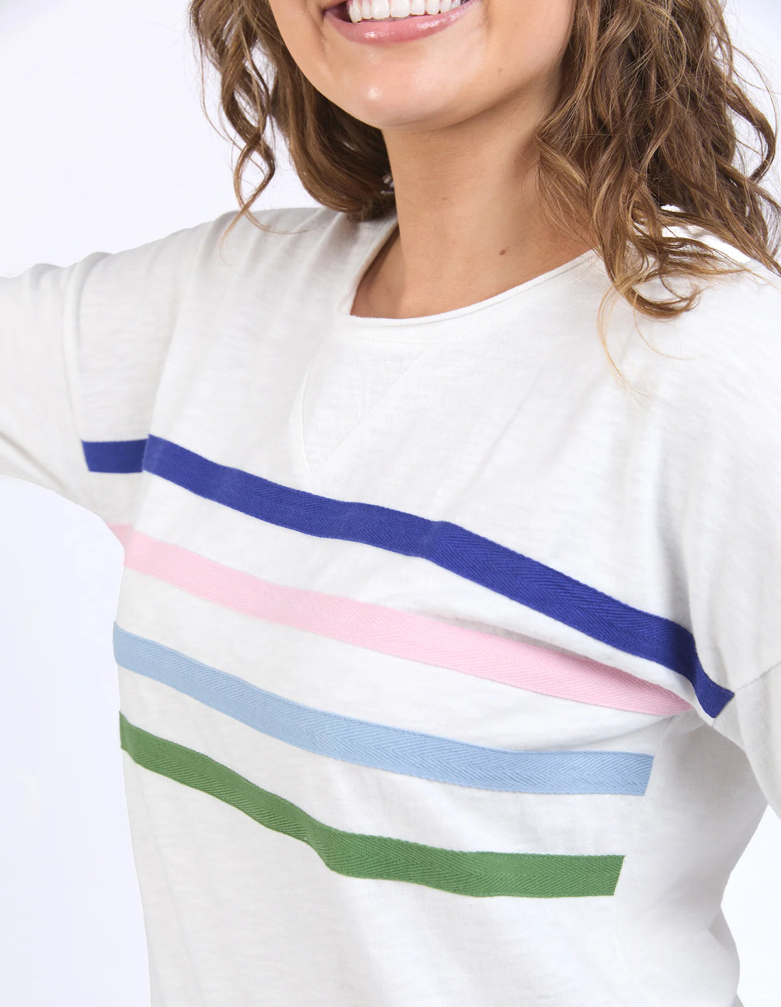 Outlook Sweat - Marshmallow closer look to front details