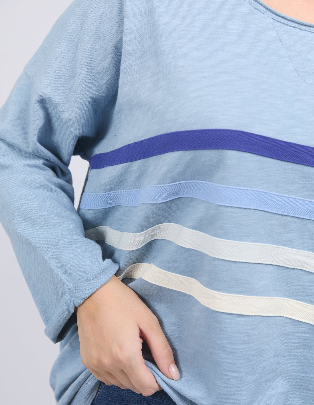closer look to Outlook Sweat - Steel Blue sleeve and print design