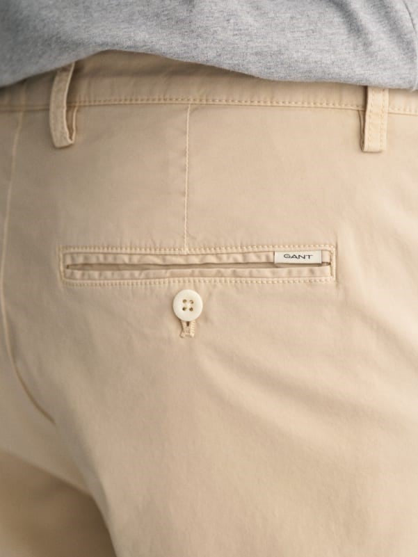 back pocket details of gant sunfaded shorts in dry sand