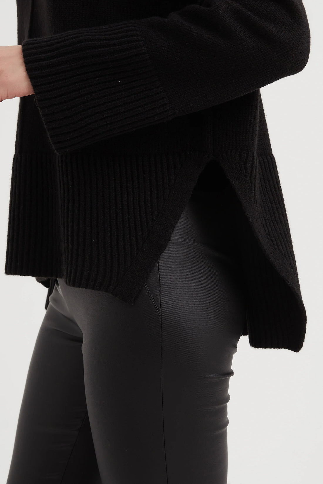 Deep Split Knit - Black